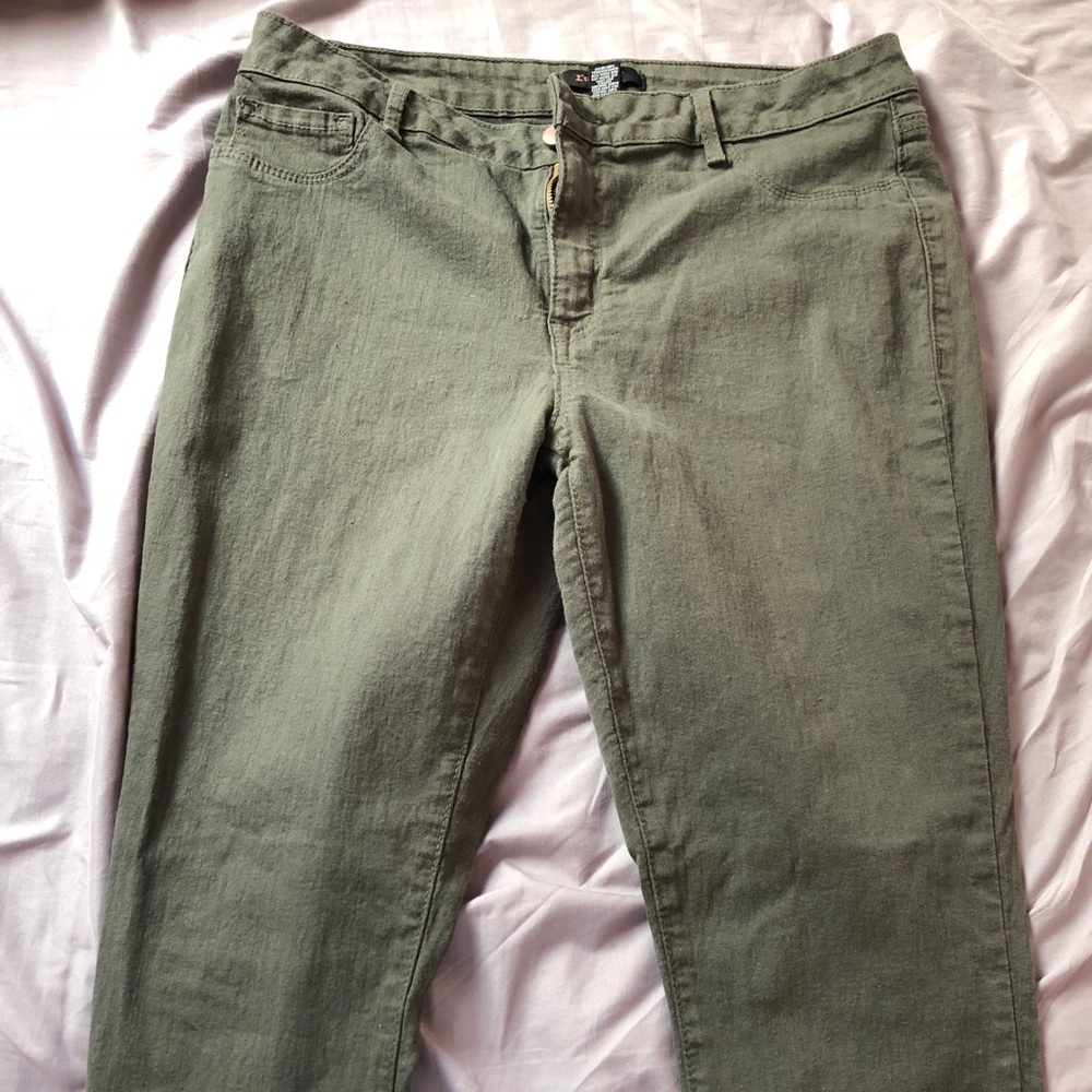 Olive Green Jeans👖